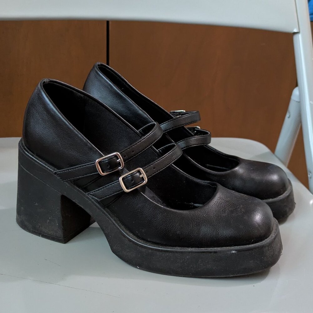 Chunky heeled vegan leather mary janes